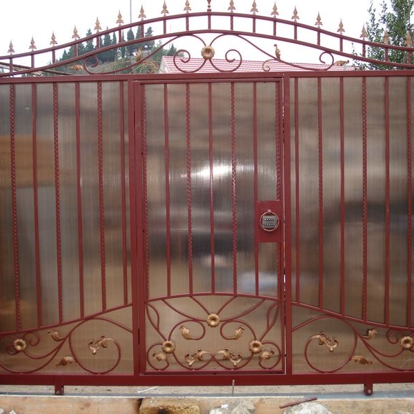 Декоративные ворота в Крыму